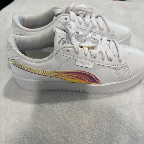 Puma Other - NWT Puma Kids Sneakers White with Rainbow Accents size 4.5